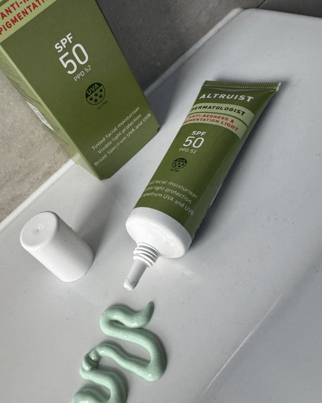 Altruist Dermatologist Anti-Redness & Pigmentation Light Tinted Facial Cream SPF 50 30ml